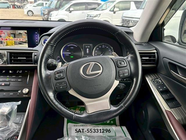 Lexus IS 2016-12 1661444-20