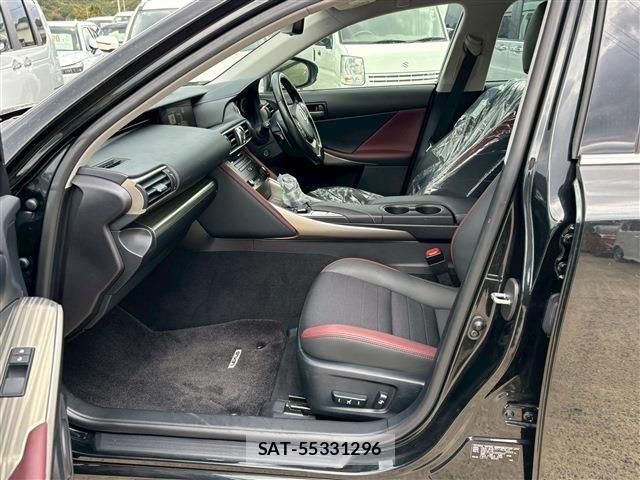 Lexus IS 2016-12 1661444-2