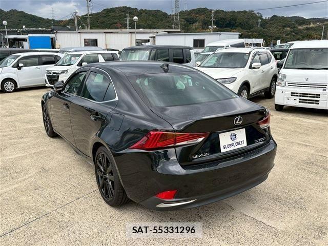 Lexus IS 2016-12 1661444-8