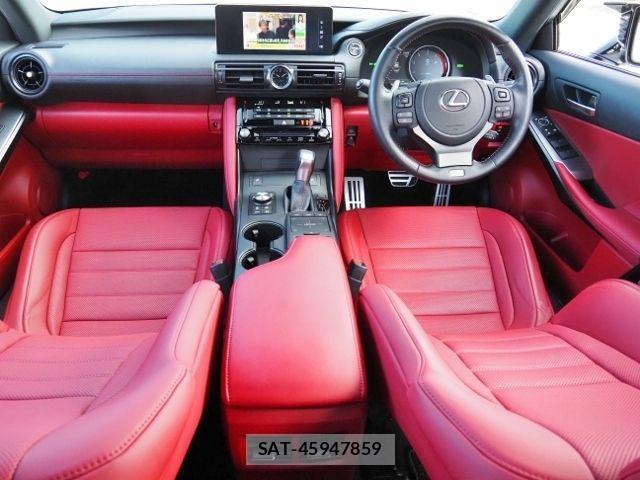 Lexus IS 2023-06 1693915-11