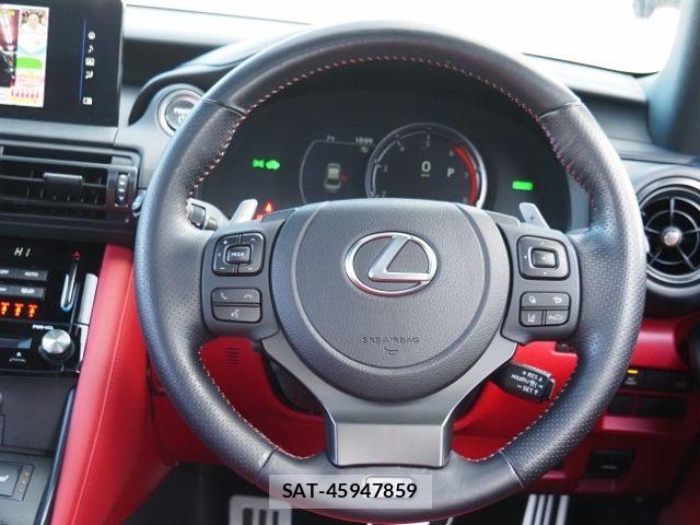 Lexus IS 2023-06 1693915-16