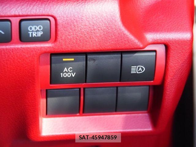 Lexus IS 2023-06 1693915-22