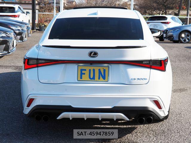 Lexus IS 2023-06 1693915-6