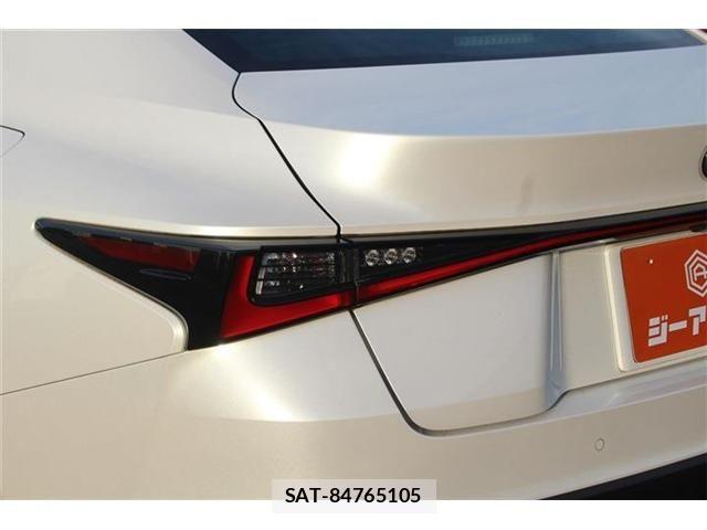 Lexus IS 2023-02 2350497-11