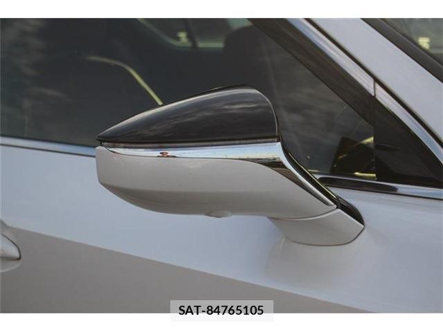 Lexus IS 2023-02 2350497-12