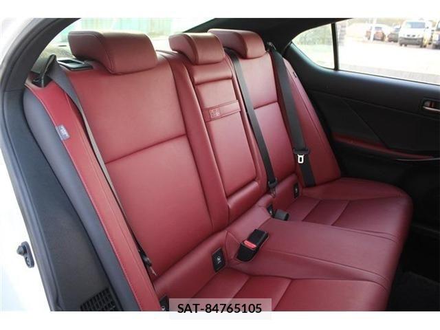 Lexus IS 2023-02 2350497-20