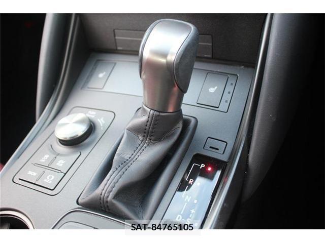 Lexus IS 2023-02 2350497-23