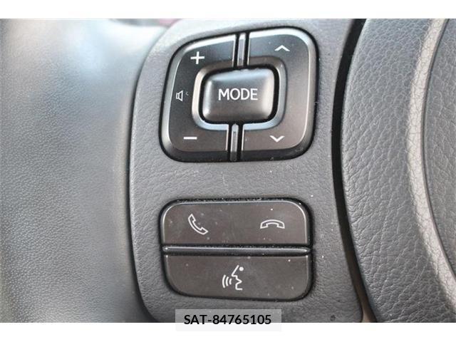 Lexus IS 2023-02 2350497-24