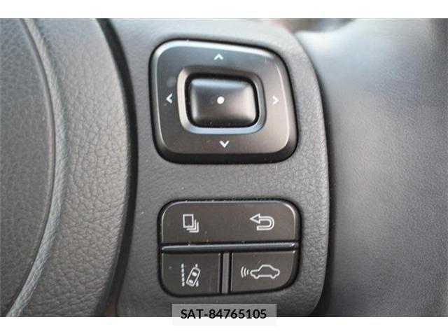 Lexus IS 2023-02 2350497-3