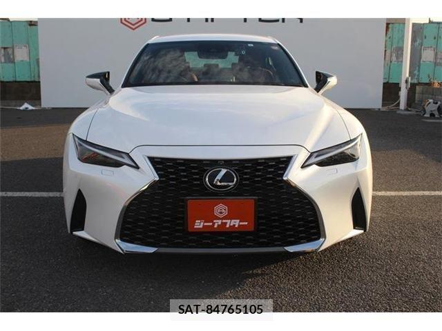 Lexus IS 2023-02 2350497-5