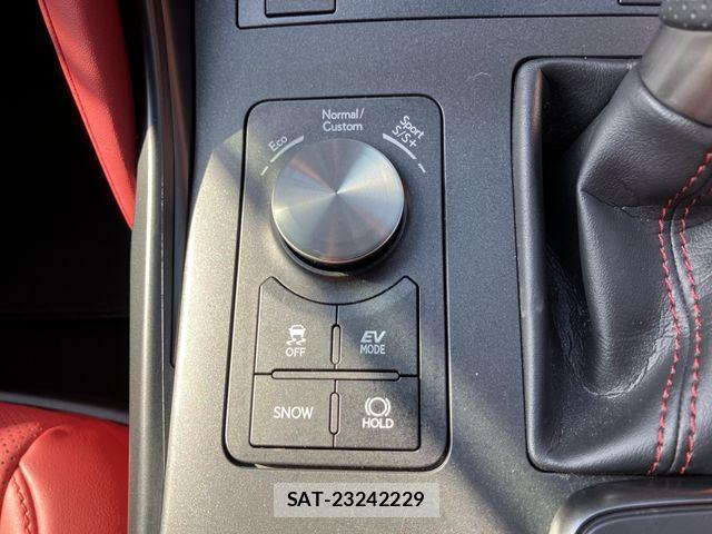 Lexus IS 2024-01 2728689-18