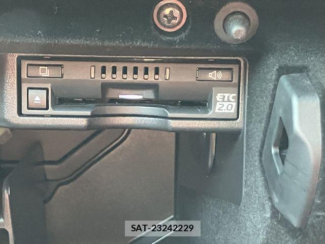 Lexus IS 2024-01 2728689-19