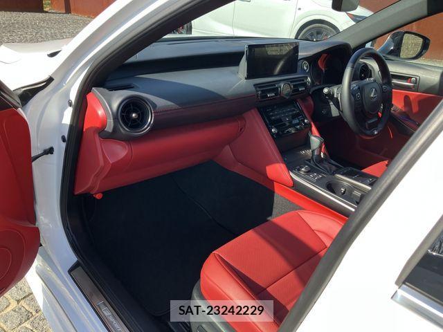 Lexus IS 2024-01 2728689-20