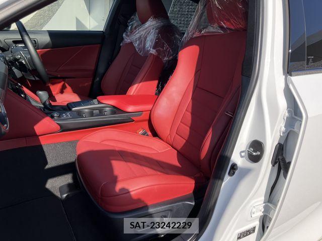 Lexus IS 2024-01 2728689-21