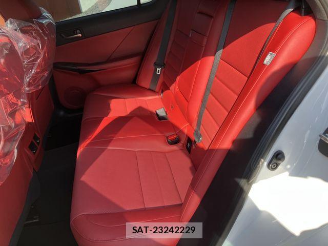 Lexus IS 2024-01 2728689-22