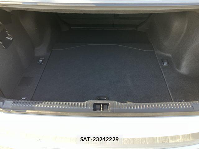Lexus IS 2024-01 2728689-23