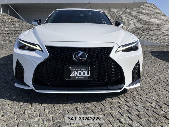 Lexus IS 2024-01 2728689-5