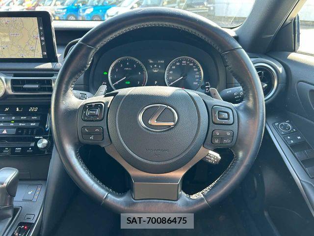 Lexus IS 2023-02 2962861-18
