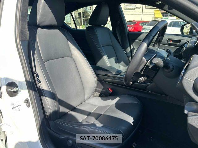 Lexus IS 2023-02 2962861-28