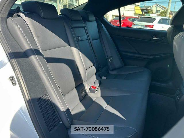 Lexus IS 2023-02 2962861-29