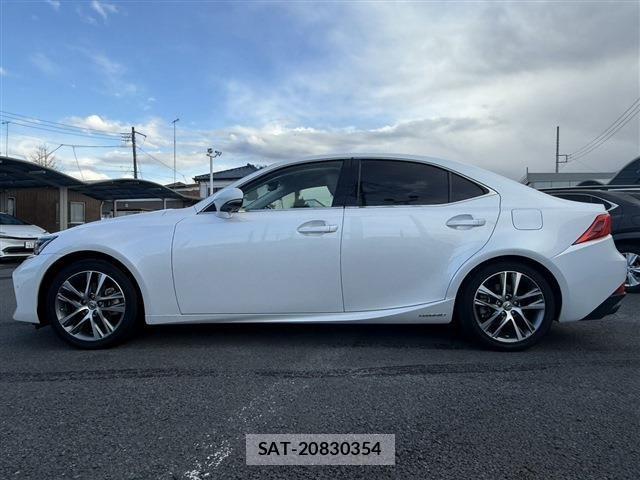 Lexus IS 2016-12 2962880-9