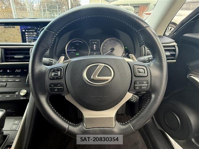 Lexus IS 2016-12 2962880-17