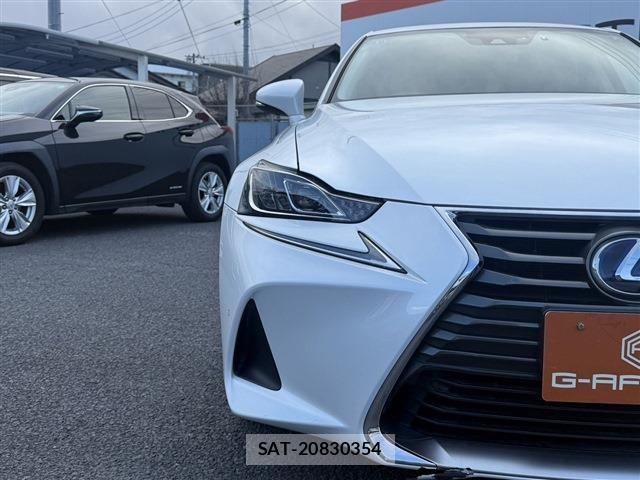 Lexus IS 2016-12 2962880-24