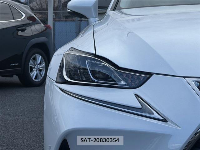 Lexus IS 2016-12 2962880-25