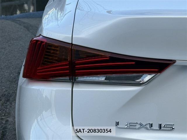 Lexus IS 2016-12 2962880-26