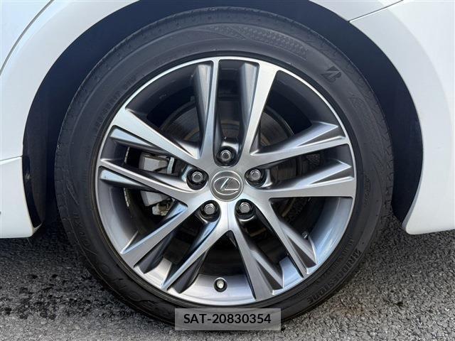 Lexus IS 2016-12 2962880-28