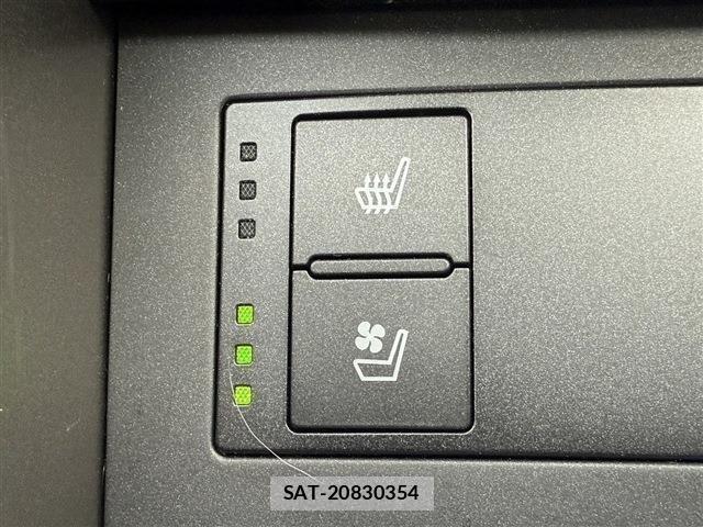 Lexus IS 2016-12 2962880-4