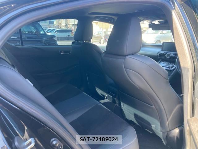 Lexus IS 2023-01 3066377-7