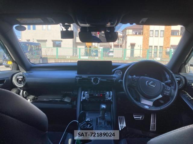 Lexus IS 2023-01 3066377-8