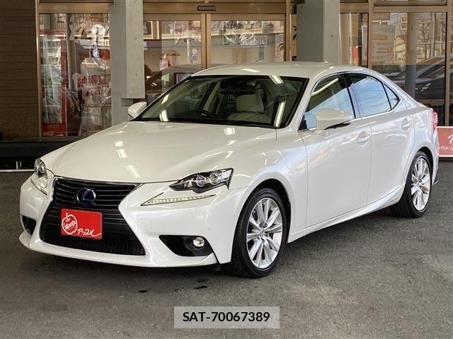 Lexus IS 2016-02 3377814-0