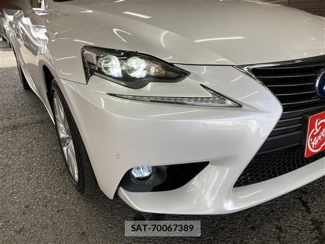 Lexus IS 2016-02 3377814-17