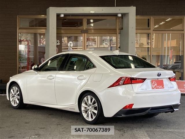 Lexus IS 2016-02 3377814-3