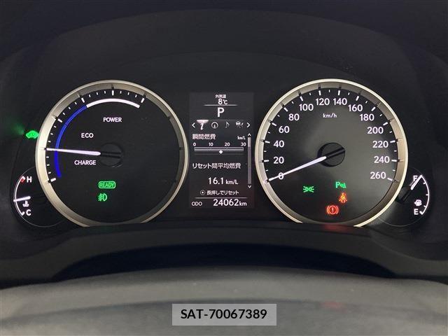 Lexus IS 2016-02 3377814-6