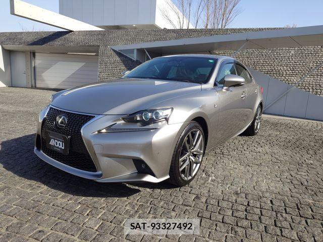 Lexus IS 2013-09 3934665-0