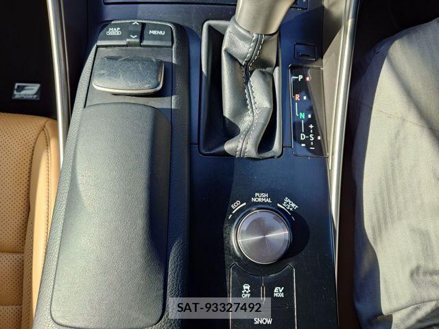 Lexus IS 2013-09 3934665-18