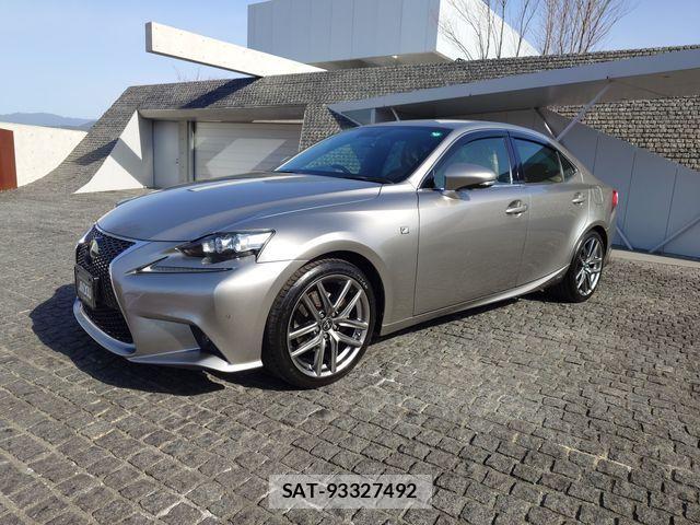 Lexus IS 2013-09 3934665-1