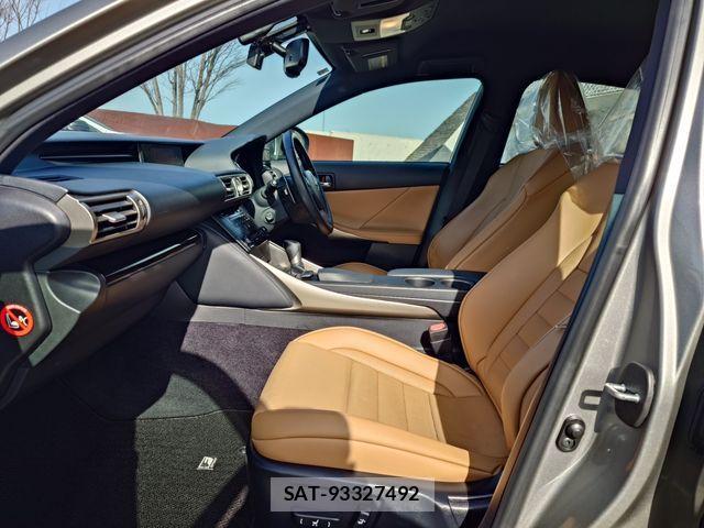 Lexus IS 2013-09 3934665-21