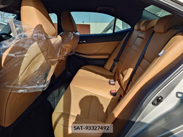 Lexus IS 2013-09 3934665-22