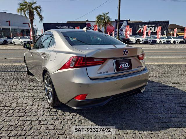Lexus IS 2013-09 3934665-2