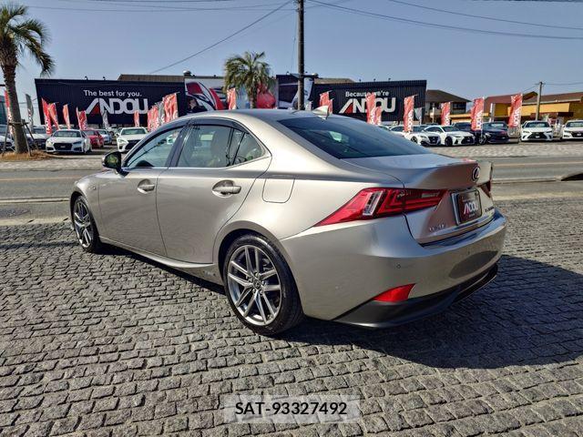 Lexus IS 2013-09 3934665-3
