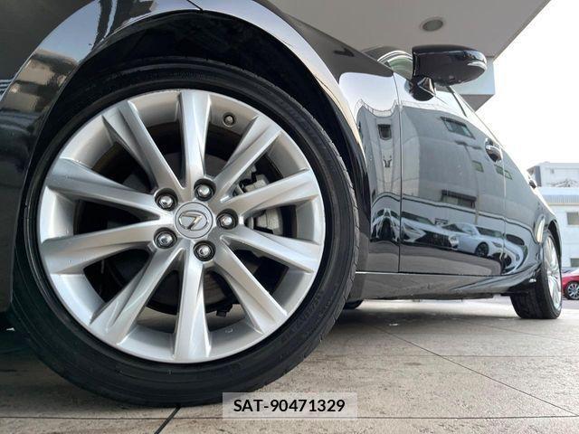 Lexus IS 2015-02 3934667-12