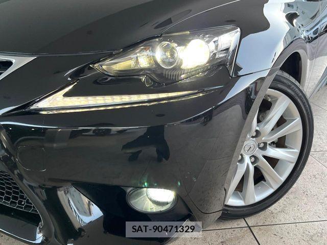 Lexus IS 2015-02 3934667-13