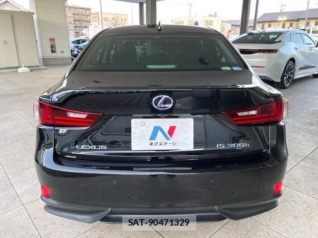 Lexus IS 2015-02 3934667-15