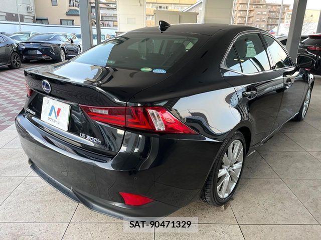 Lexus IS 2015-02 3934667-17