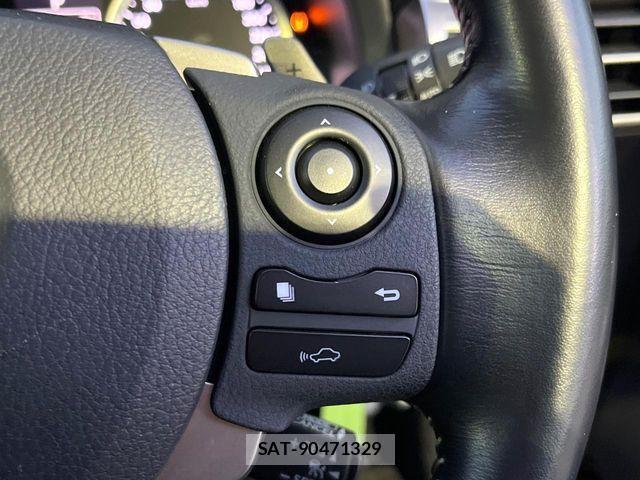 Lexus IS 2015-02 3934667-2