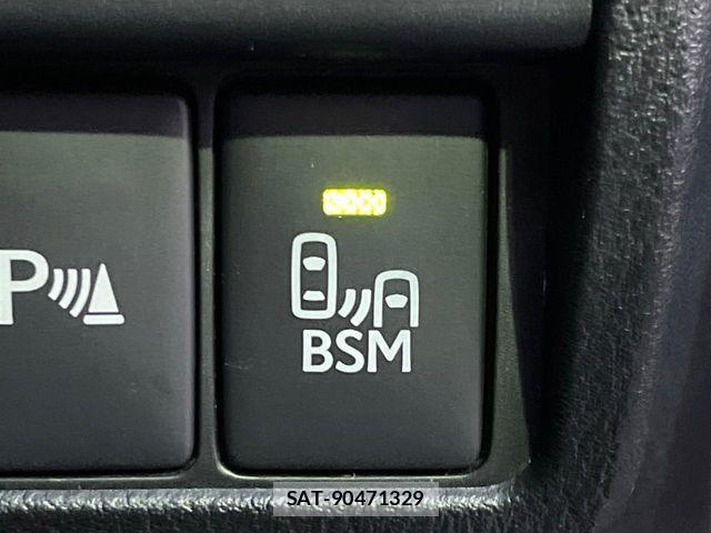 Lexus IS 2015-02 3934667-4